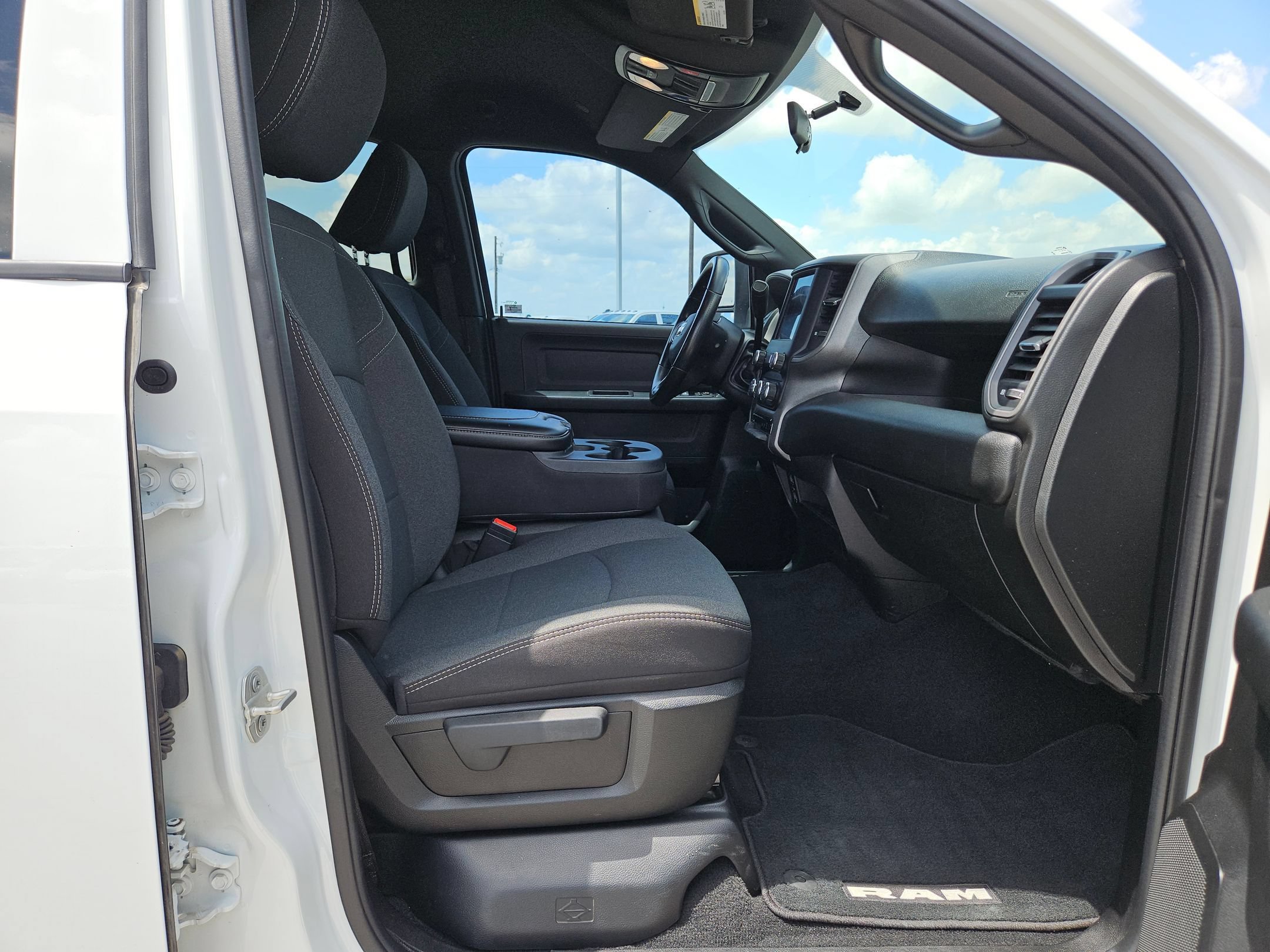 Used 2024 RAM 3500 Tradesman w/ Towing Technology Group AWD/4WD image 27