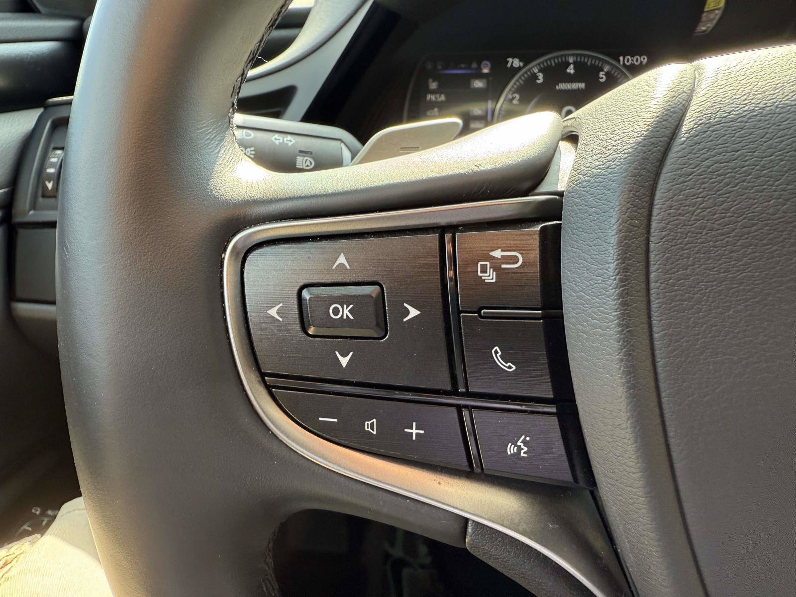 Used 2025 Lexus ES 350 w/ Premium Package FWD image 22