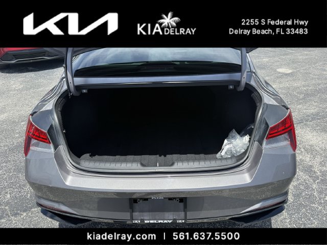 Used 2023 Hyundai Elantra Limited w/ Cargo Package FWD image 8
