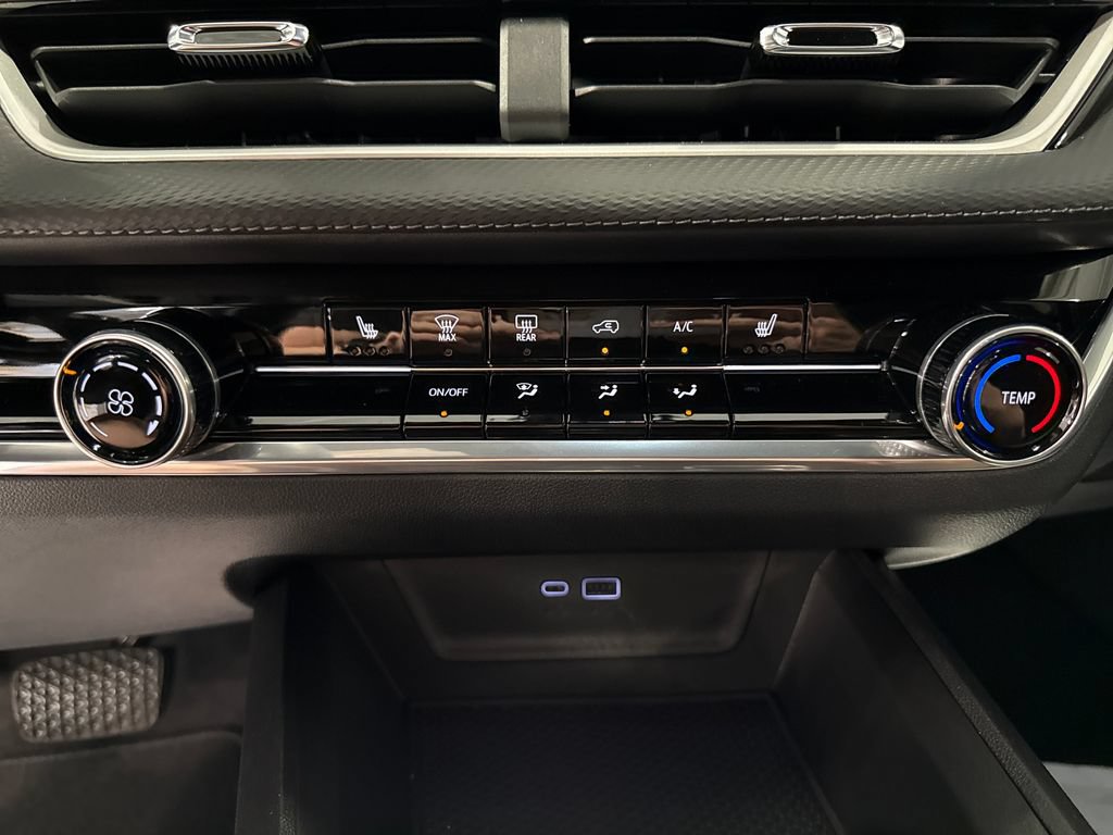 New 2026 Chevrolet Equinox LT w/ Safety and Technology Package FWD image 17