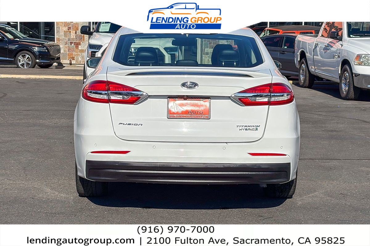 Used 2019 Ford Fusion Titanium FWD image 3