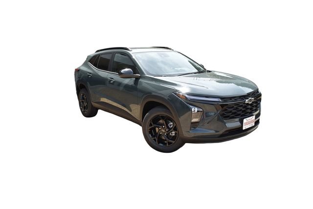 New 2026 Chevrolet Trax LT w/ Midnight Edition FWD image 2