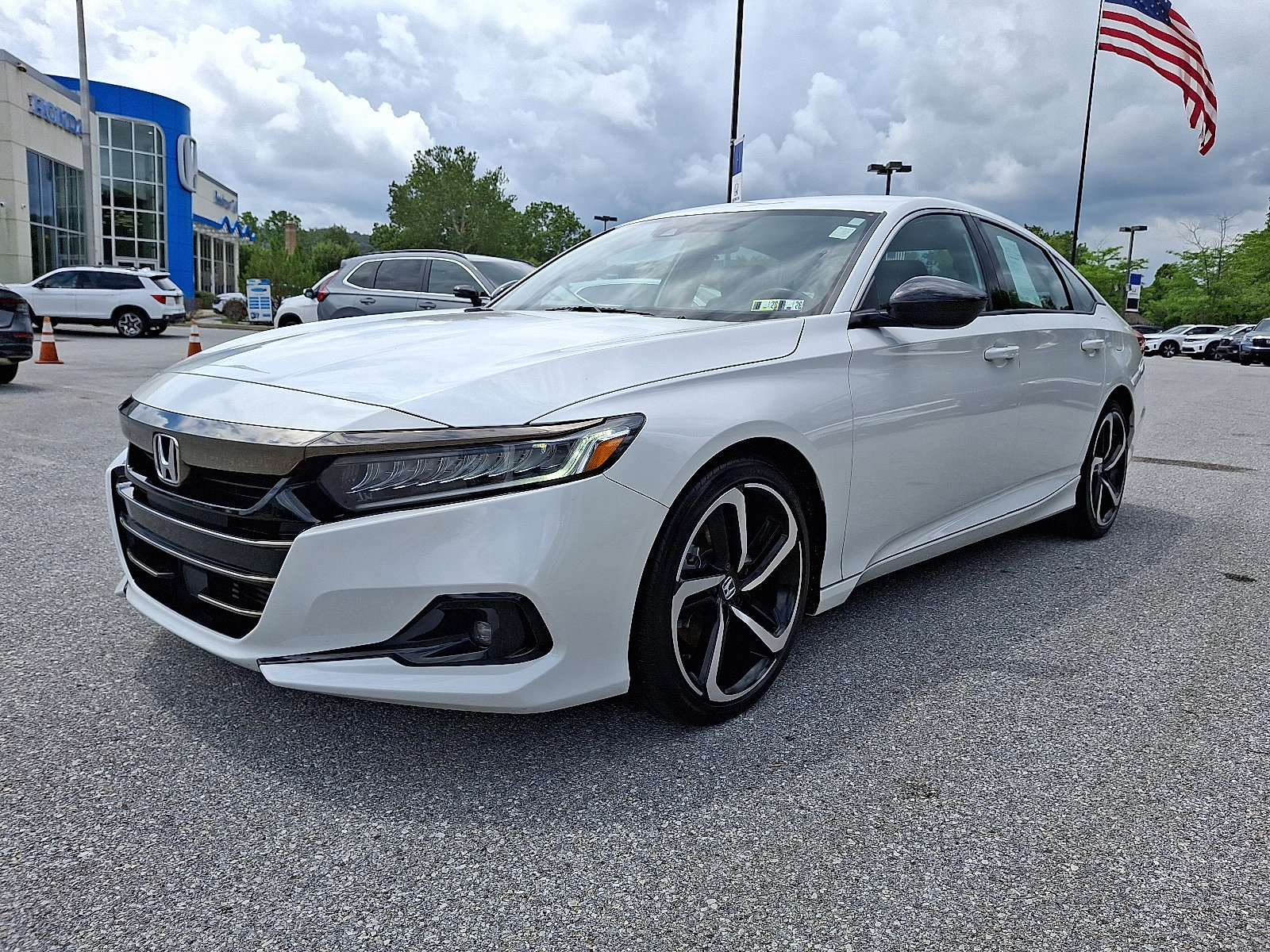 Used 2022 Honda Accord Sport image 3