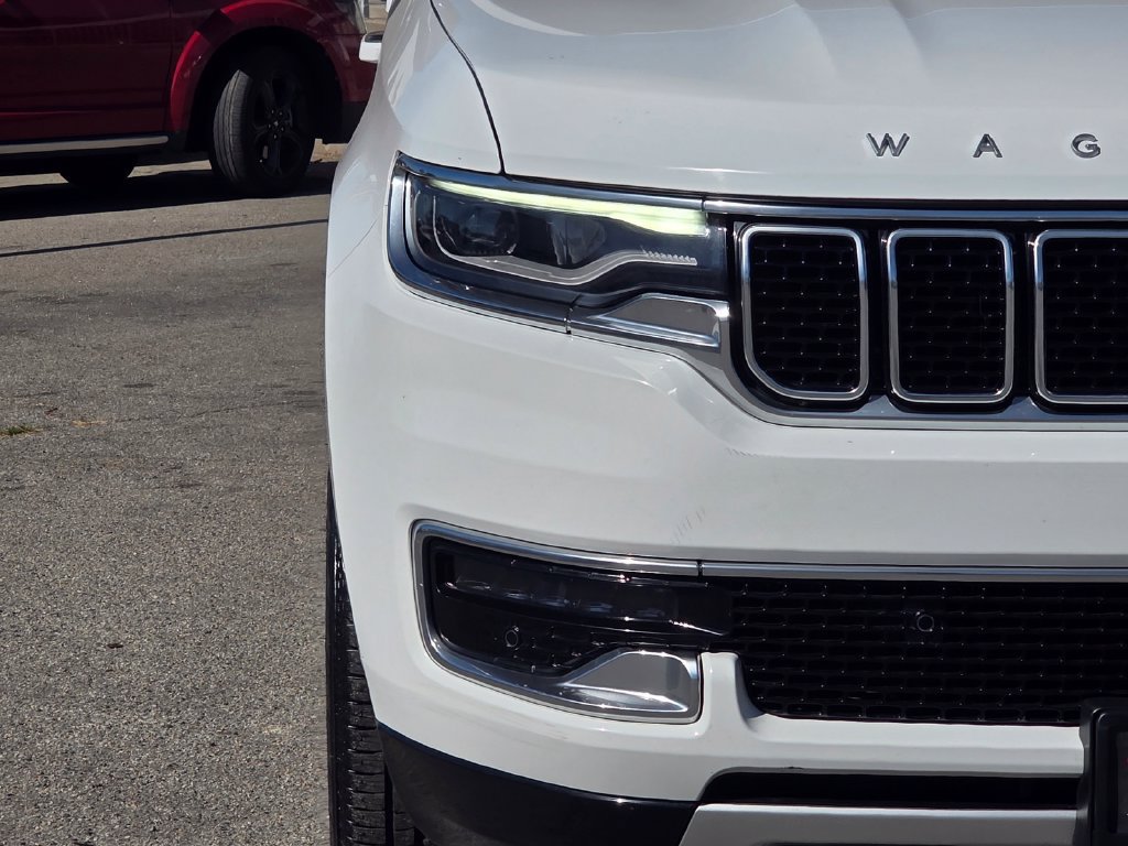 Certified 2024 Jeep Wagoneer L Series II w/ Flexible Seating Group RWD image 3
