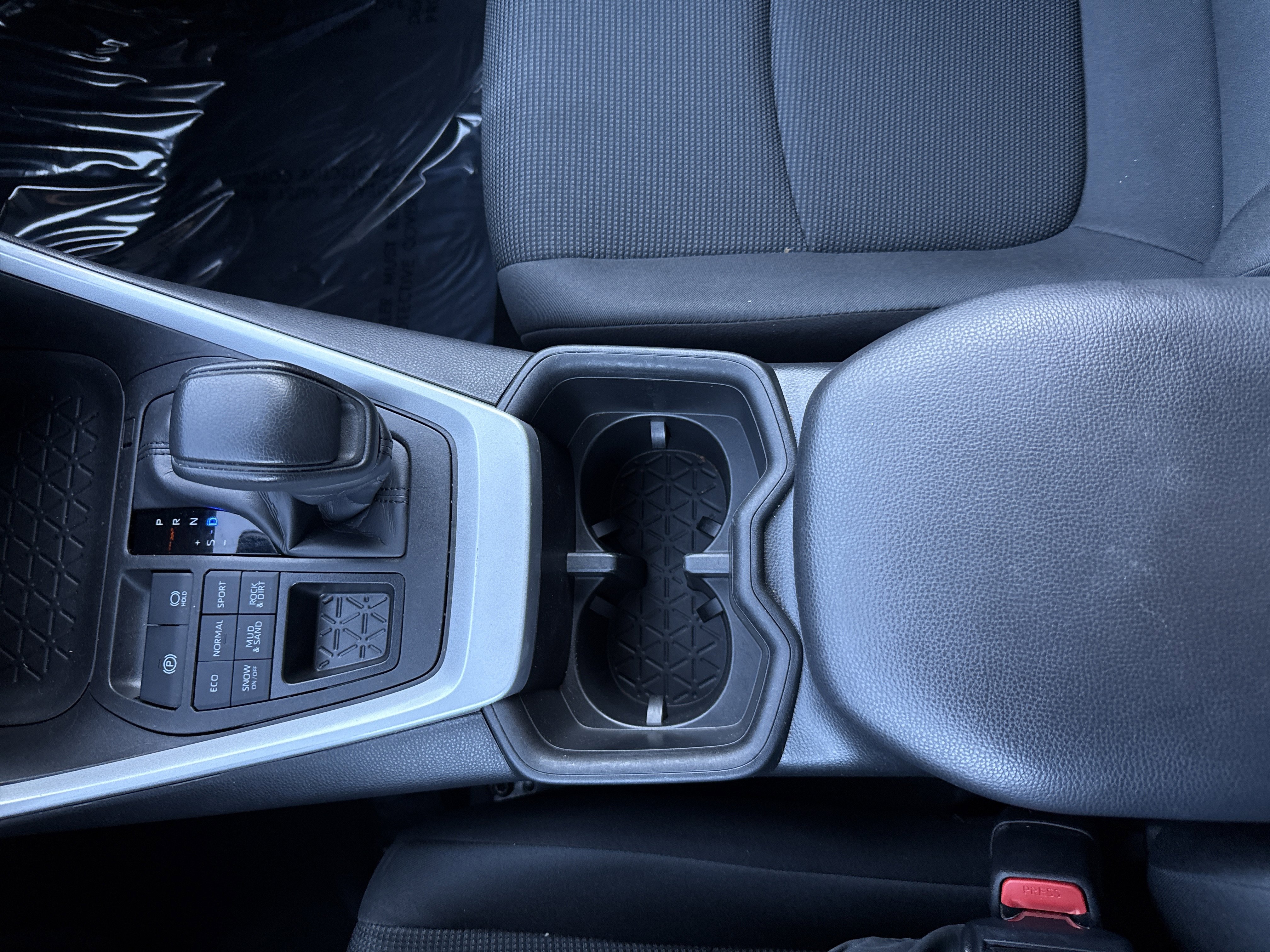 Used 2023 Toyota RAV4 LE image 24