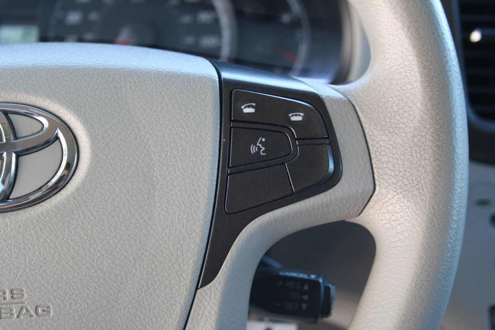 Used 2014 Toyota Sienna LE FWD image 22