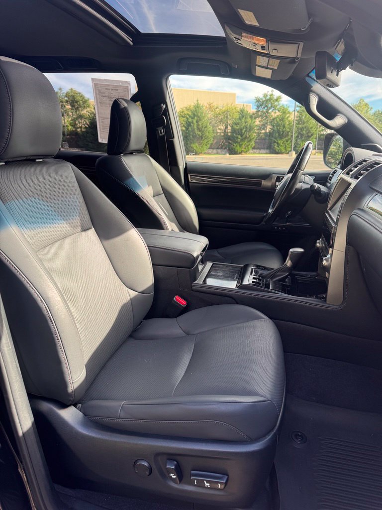 Used 2020 Lexus GX 460 Premium w/ Premium Package AWD/4WD image 9