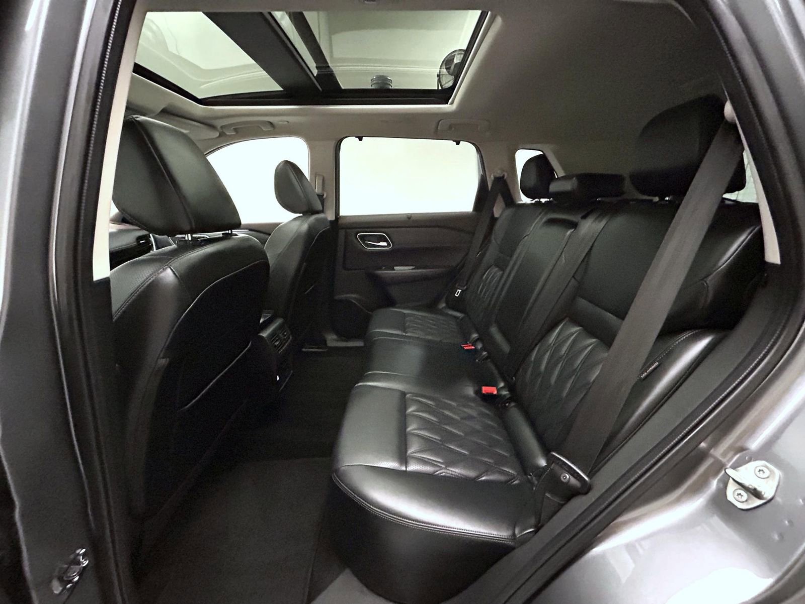 Used 2023 Nissan Rogue Platinum w/ Platinum Premium Package image 19