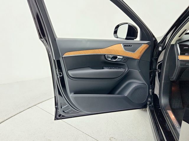 New 2025 Volvo XC90 B6 Plus w/ Protection Package Premier image 27