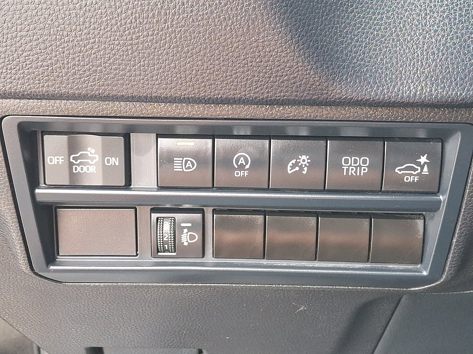 Used 2024 Toyota Tundra SR5 w/ SR5 Convenience Package AWD/4WD image 27