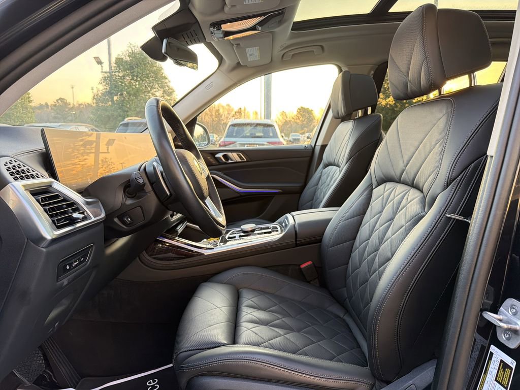Used 2025 BMW X7 xDrive40i image 11