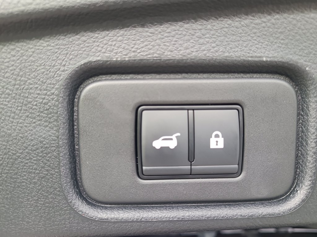 Certified 2026 Nissan Pathfinder SV FWD image 14