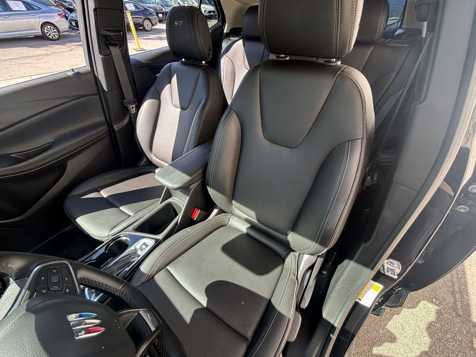 Used 2024 Buick Encore GX Sport Touring image 36