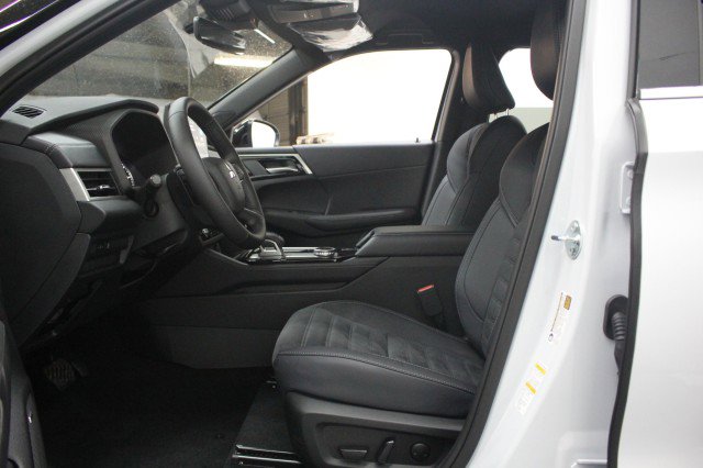 New 2026 Mitsubishi Outlander LE FWD image 6