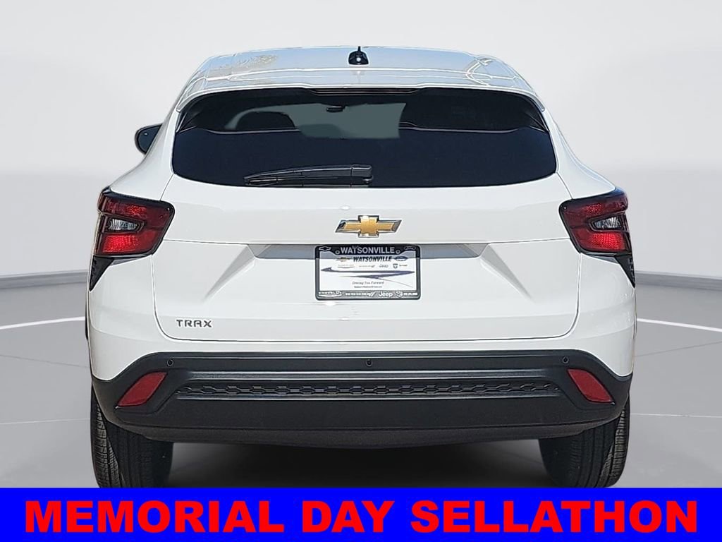 New 2026 Chevrolet Trax LS w/ Driver Confidence Package FWD image 4