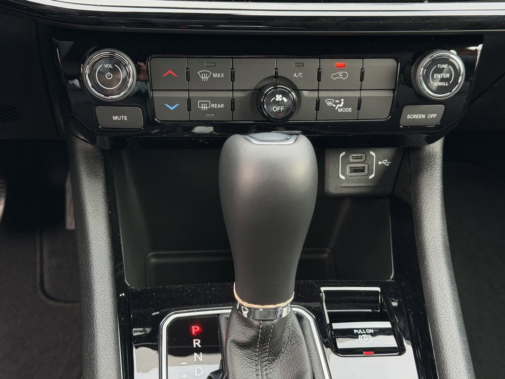 New 2026 Jeep Compass Latitude image 16