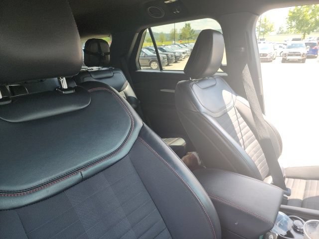 Certified 2025 Ford Explorer ST-Line AWD/4WD image 41