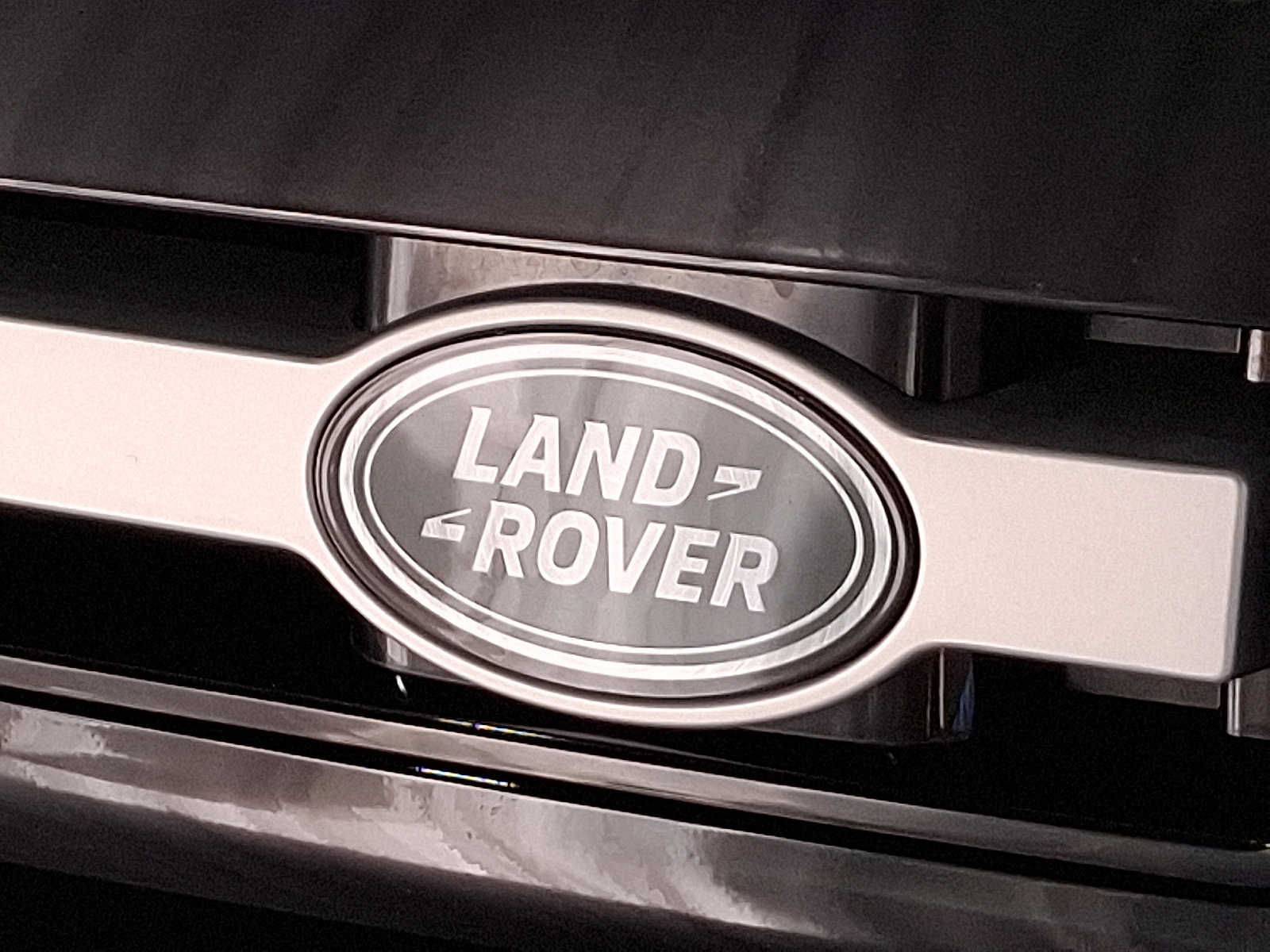 Certified 2025 Land Rover Defender 110 S image 30