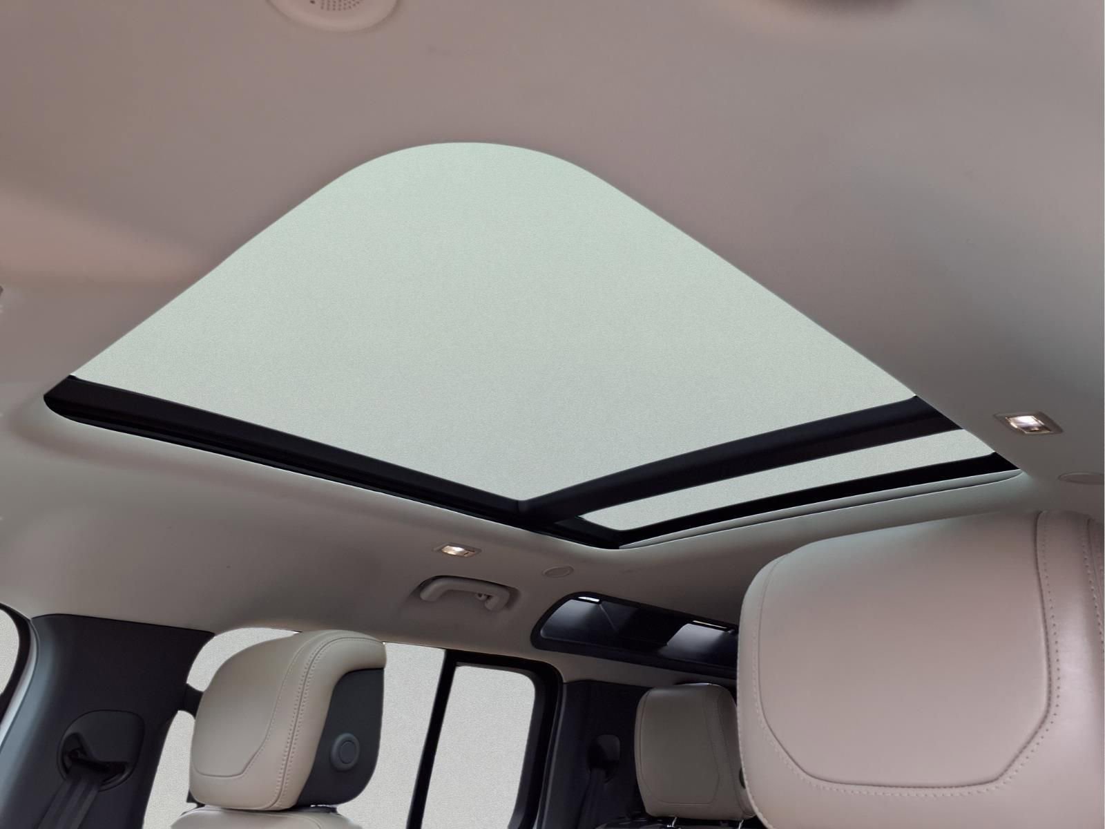 Used 2020 Land Rover Defender 110 HSE image 17