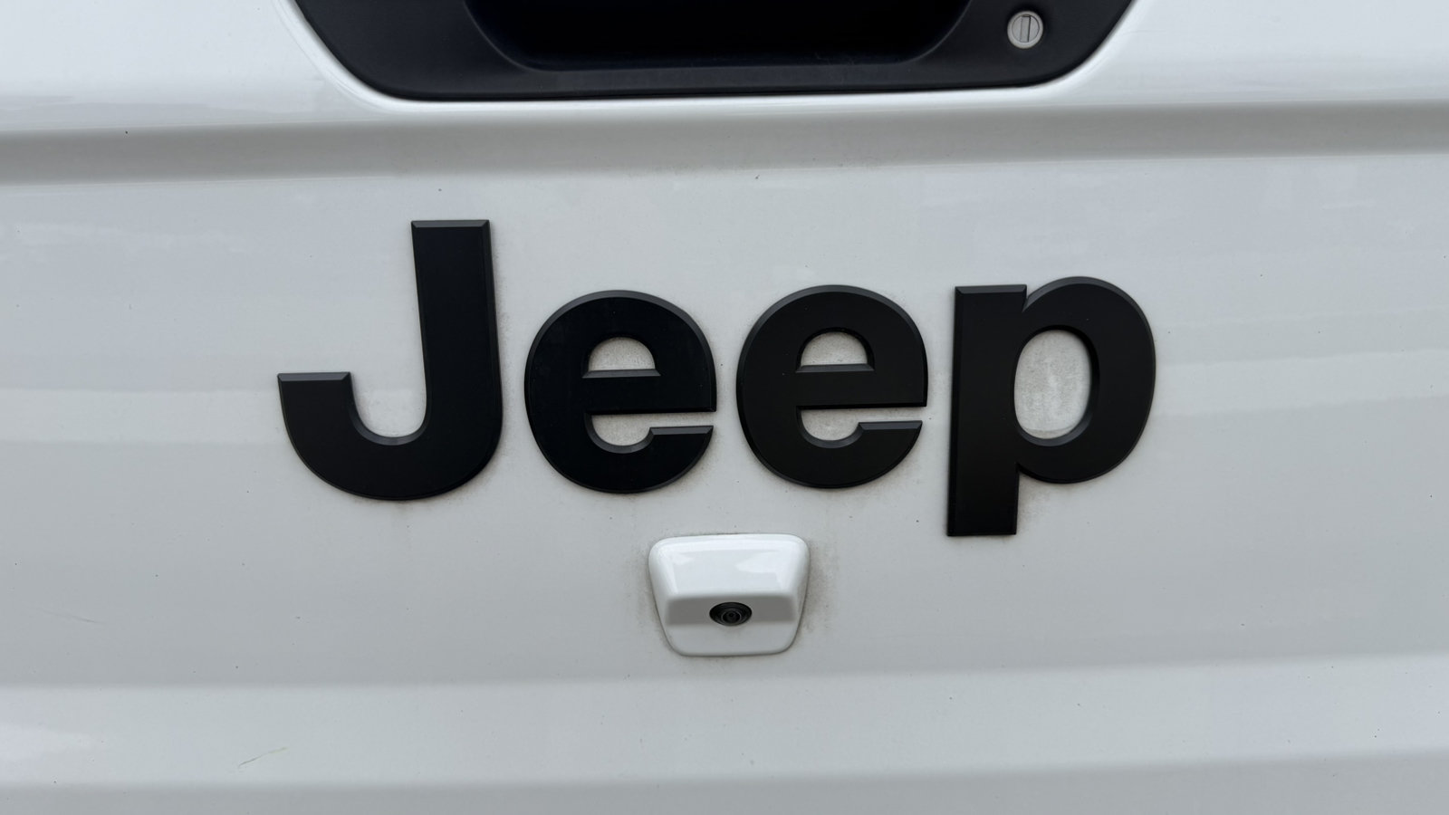 Certified 2025 Jeep Gladiator Sport AWD/4WD image 8