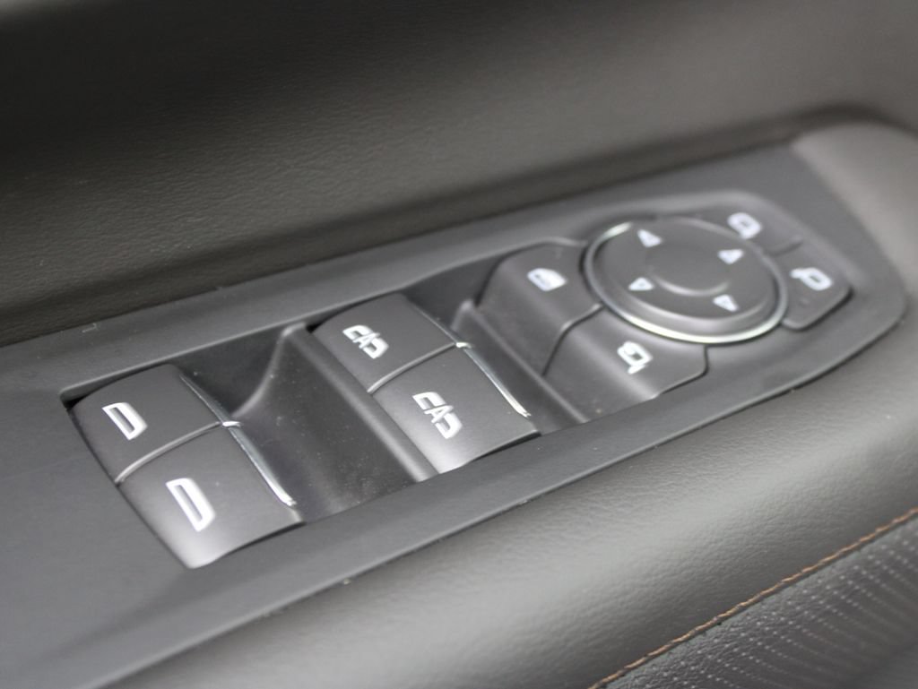 Used 2025 Chevrolet Tahoe High Country AWD/4WD image 76