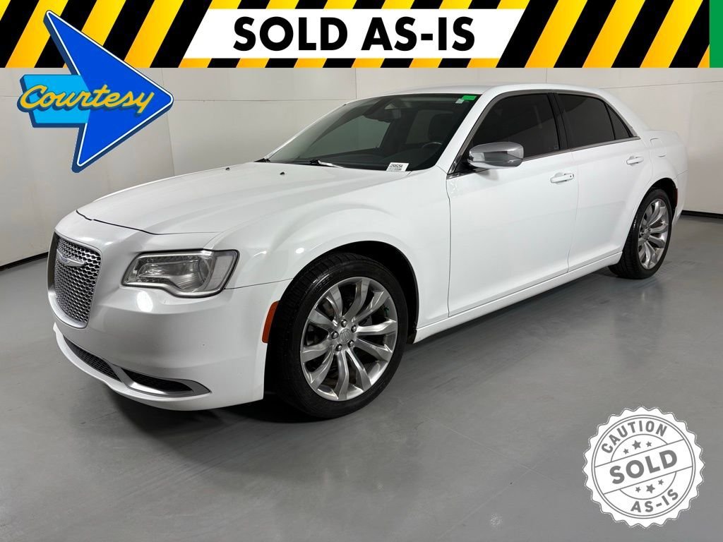 Used 2019 Chrysler 300 Touring w/ Chrome Appearance Package RWD image 4