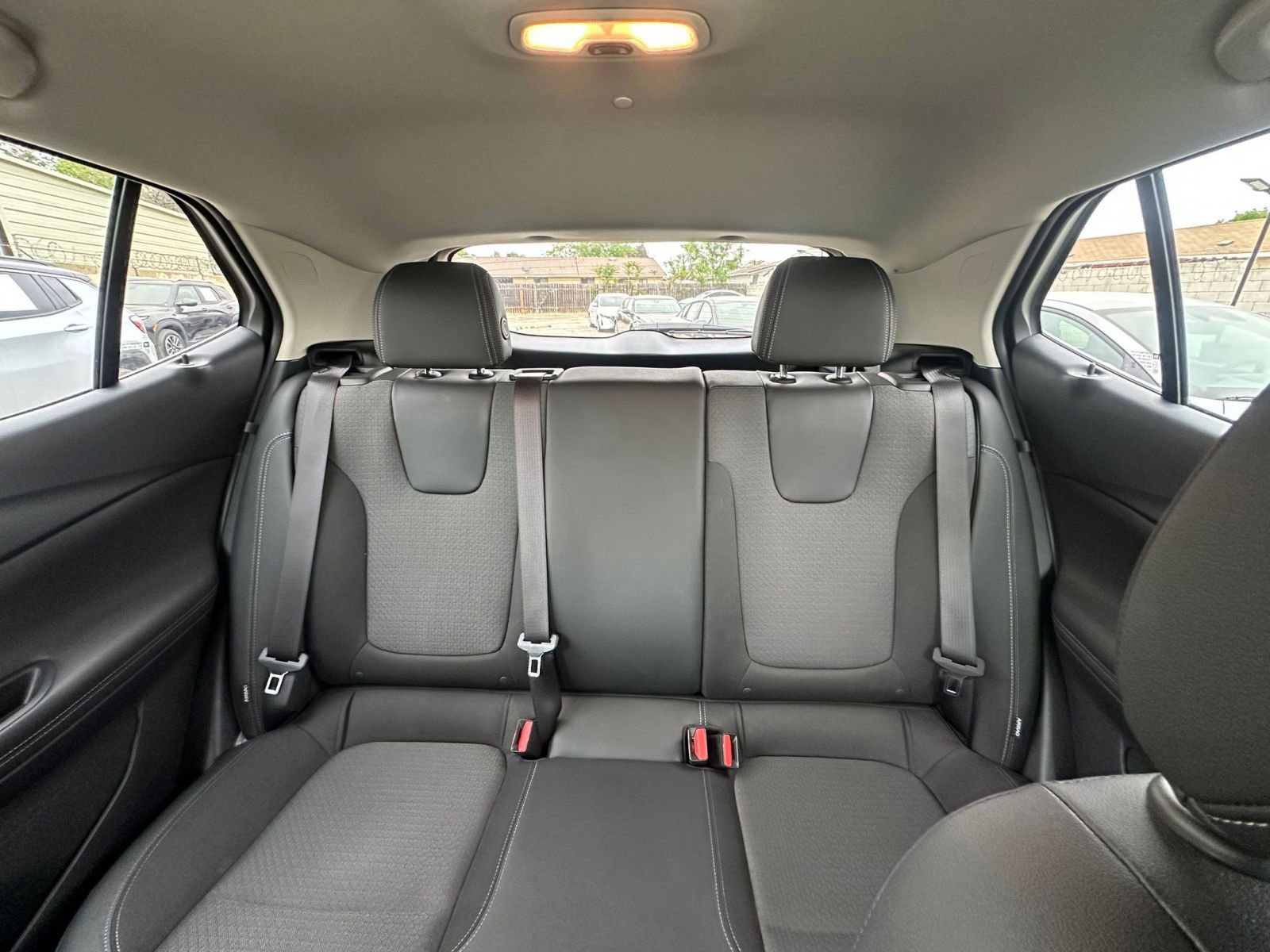 Used 2025 Buick Encore GX Preferred image 37