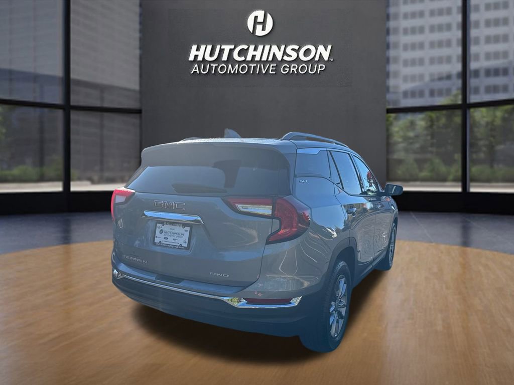 Certified 2024 GMC Terrain SLT image 3