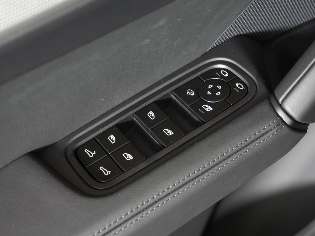 New 2026 Porsche Cayenne S AWD/4WD image 17