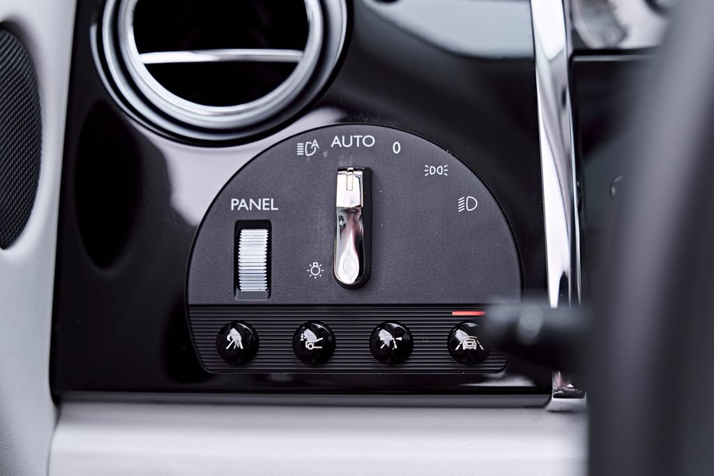 Used 2014 Rolls-Royce Wraith RWD image 71