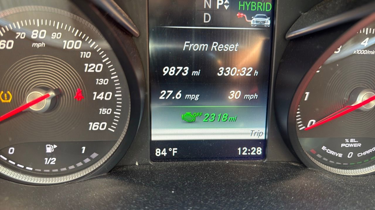 Used 2016 Mercedes-Benz C 350e Sedan image 4