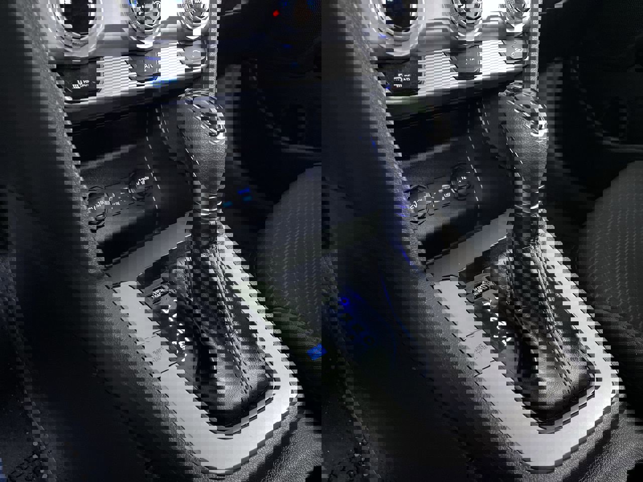 Used 2019 Hyundai Elantra SE w/ Cargo Package image 17