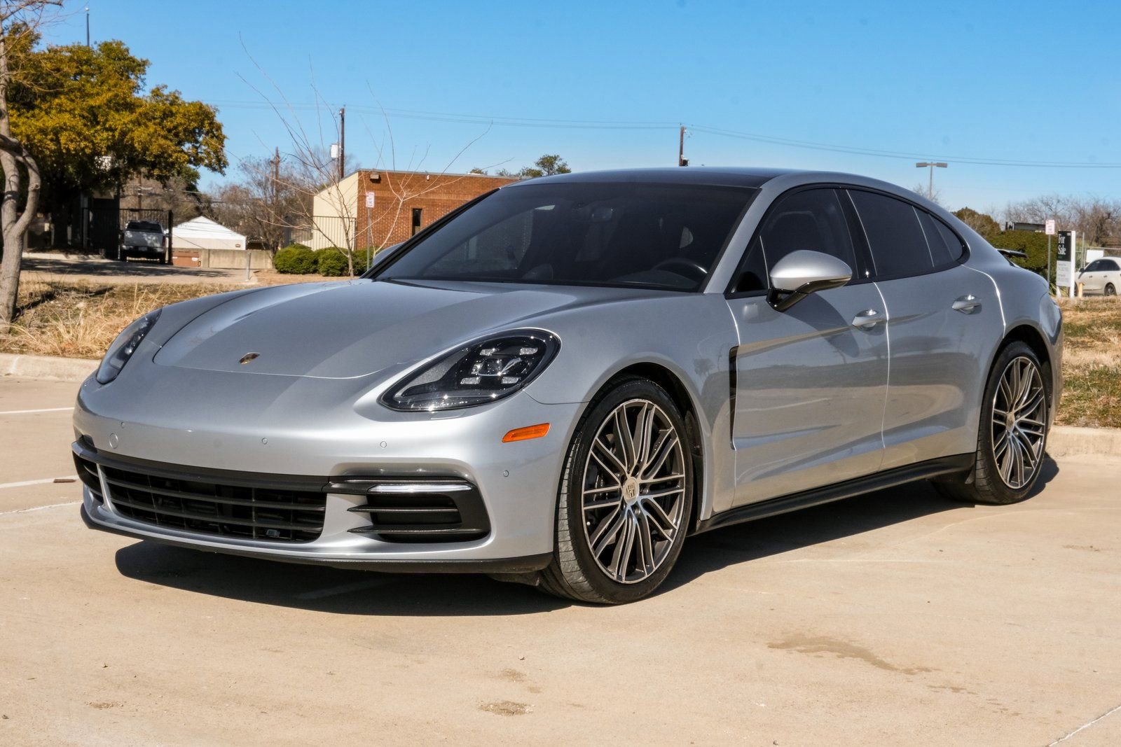 Used 2018 Porsche Panamera 4 AWD/4WD image 4