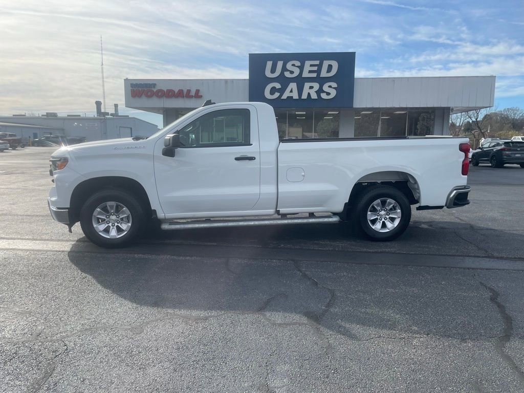 Used 2025 Chevrolet Silverado 1500 W/T image 4