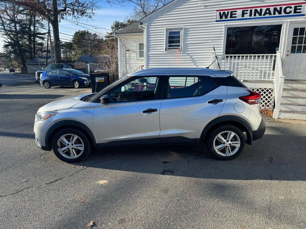 Used 2018 Nissan Kicks S FWD image 4
