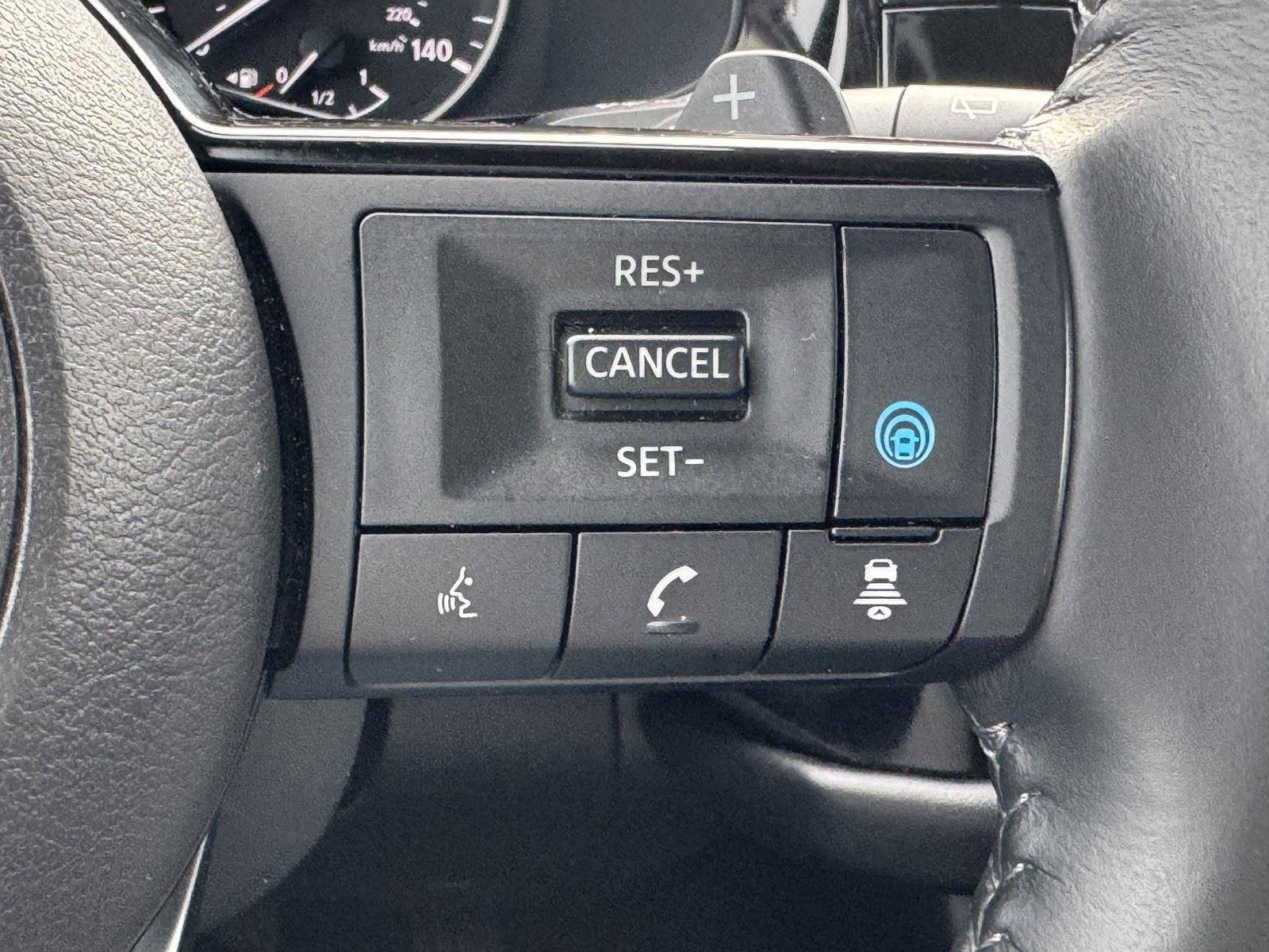 Used 2022 Nissan Pathfinder SV FWD image 27
