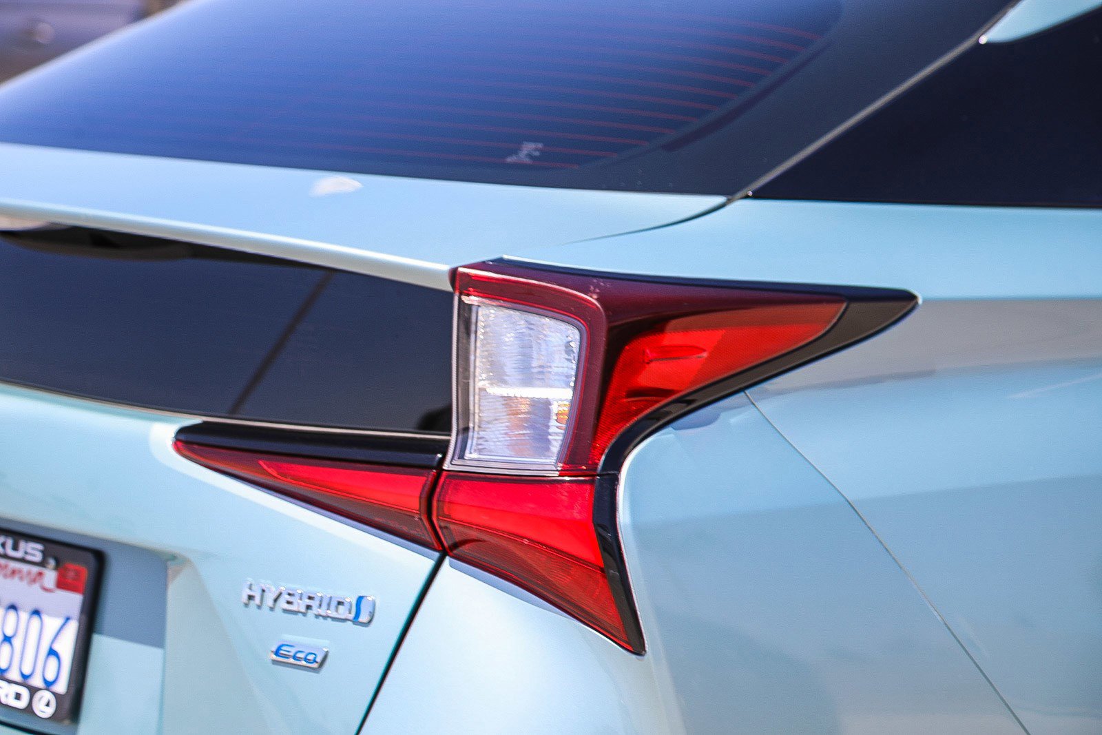 Used 2021 Toyota Prius L Eco FWD image 9