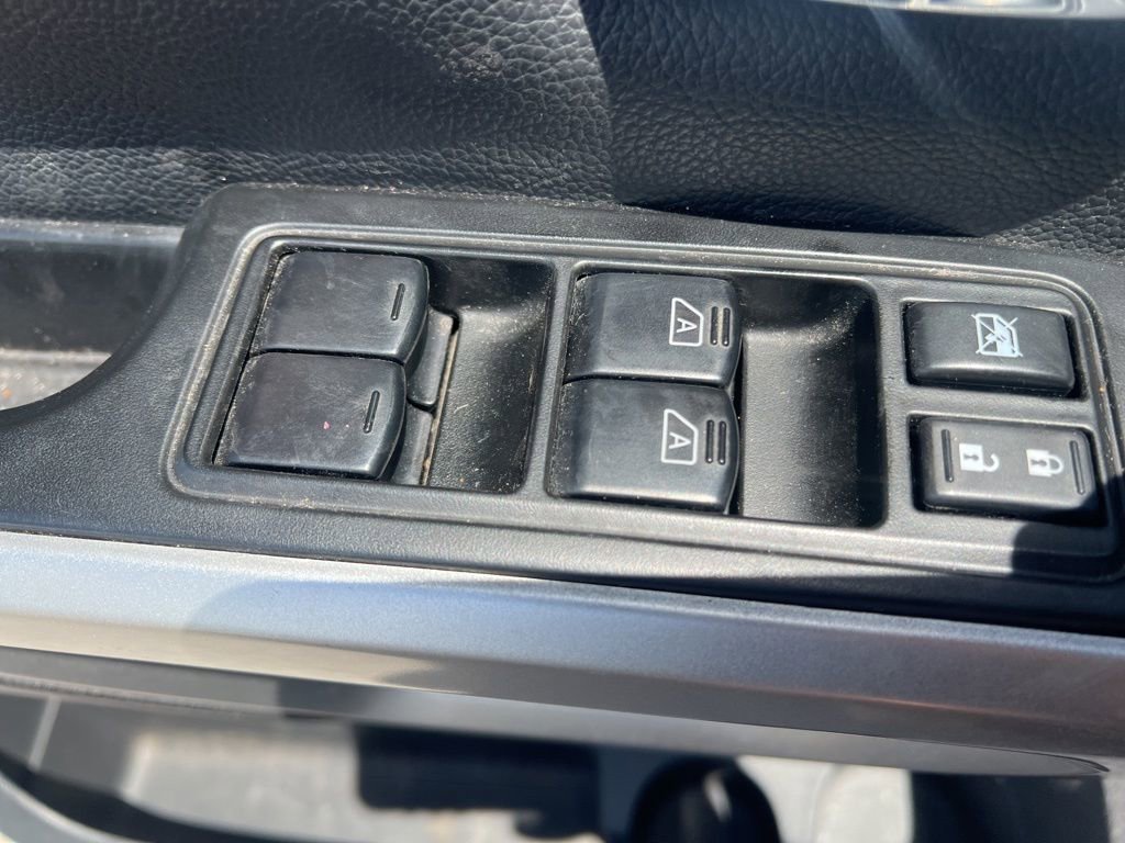 Certified 2024 Nissan Titan SV w/ SV Convenience Package image 12