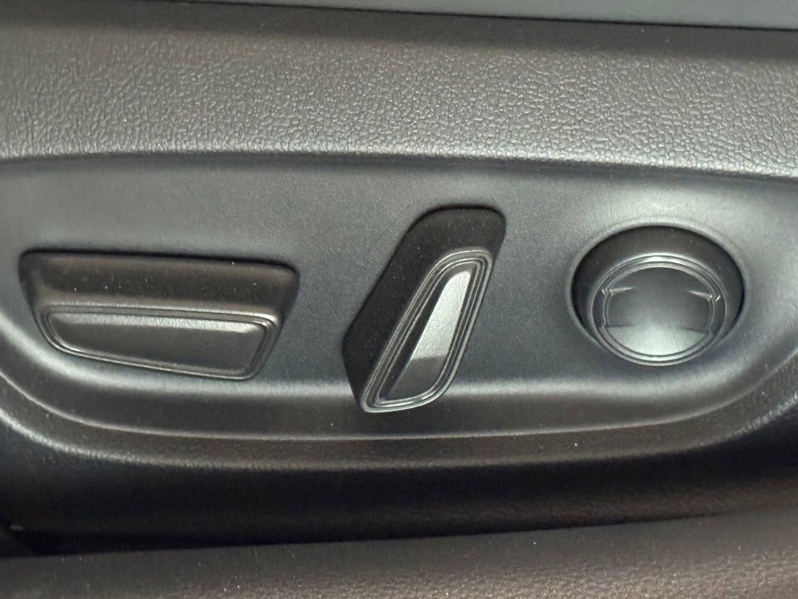 New 2026 Toyota Prius Plug-In Hybrid image 17