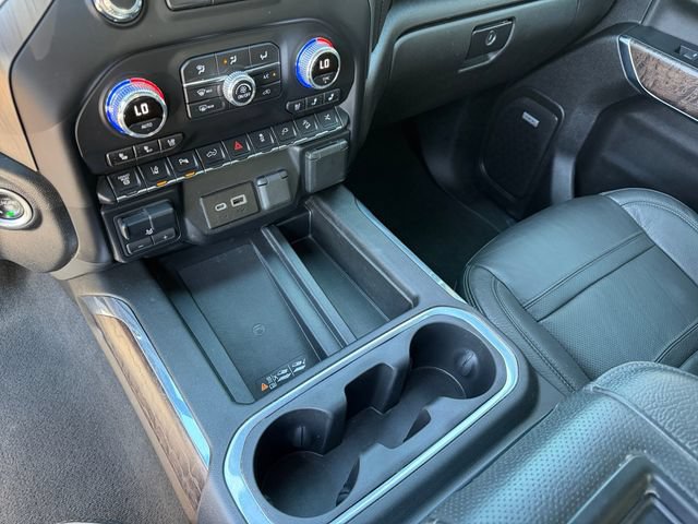 Used 2022 GMC Sierra 3500 Denali w/ Denali Ultimate Package AWD/4WD image 18