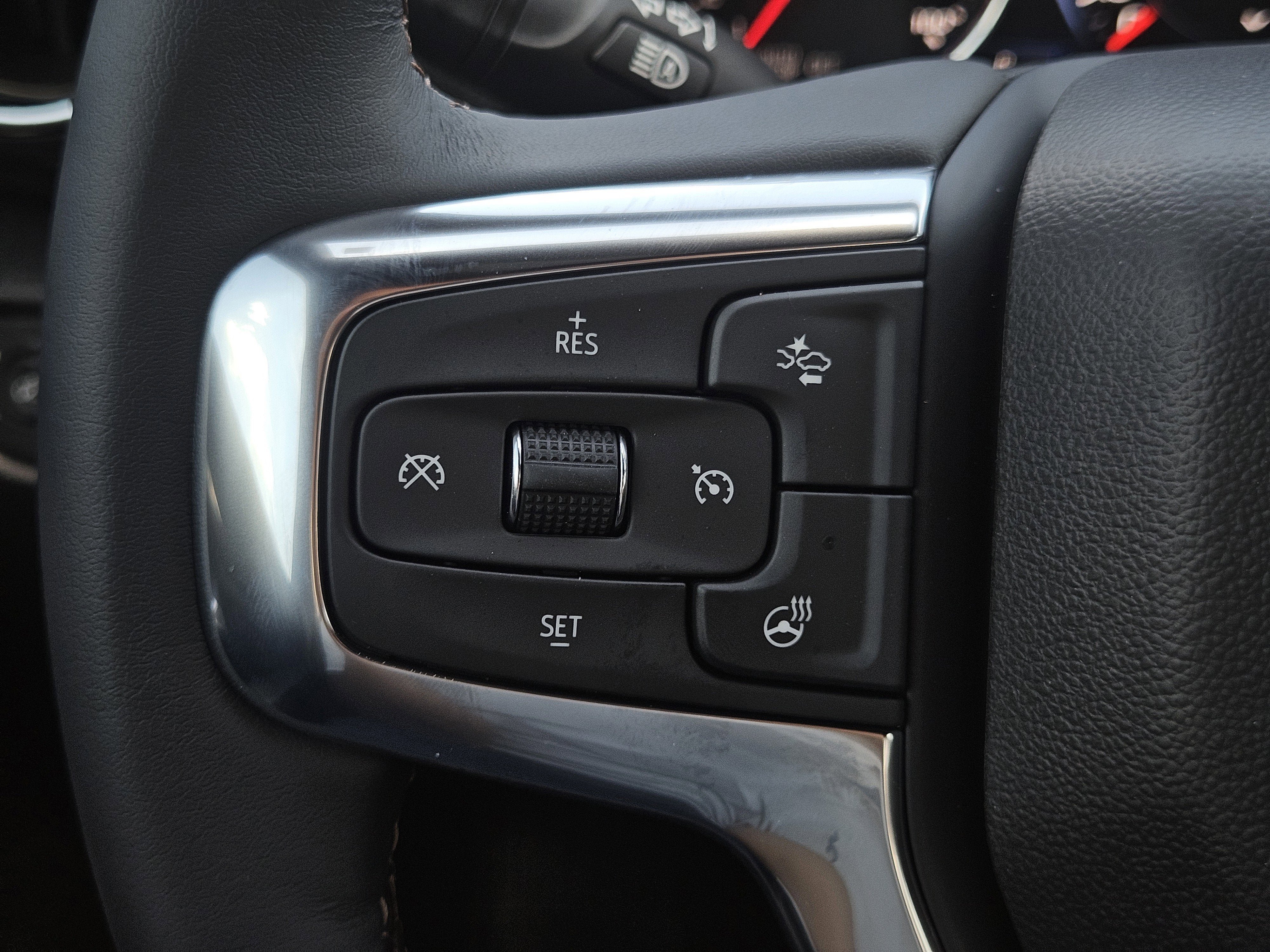 Used 2022 Chevrolet Blazer Premier w/ Enhanced Convenience Package FWD image 12