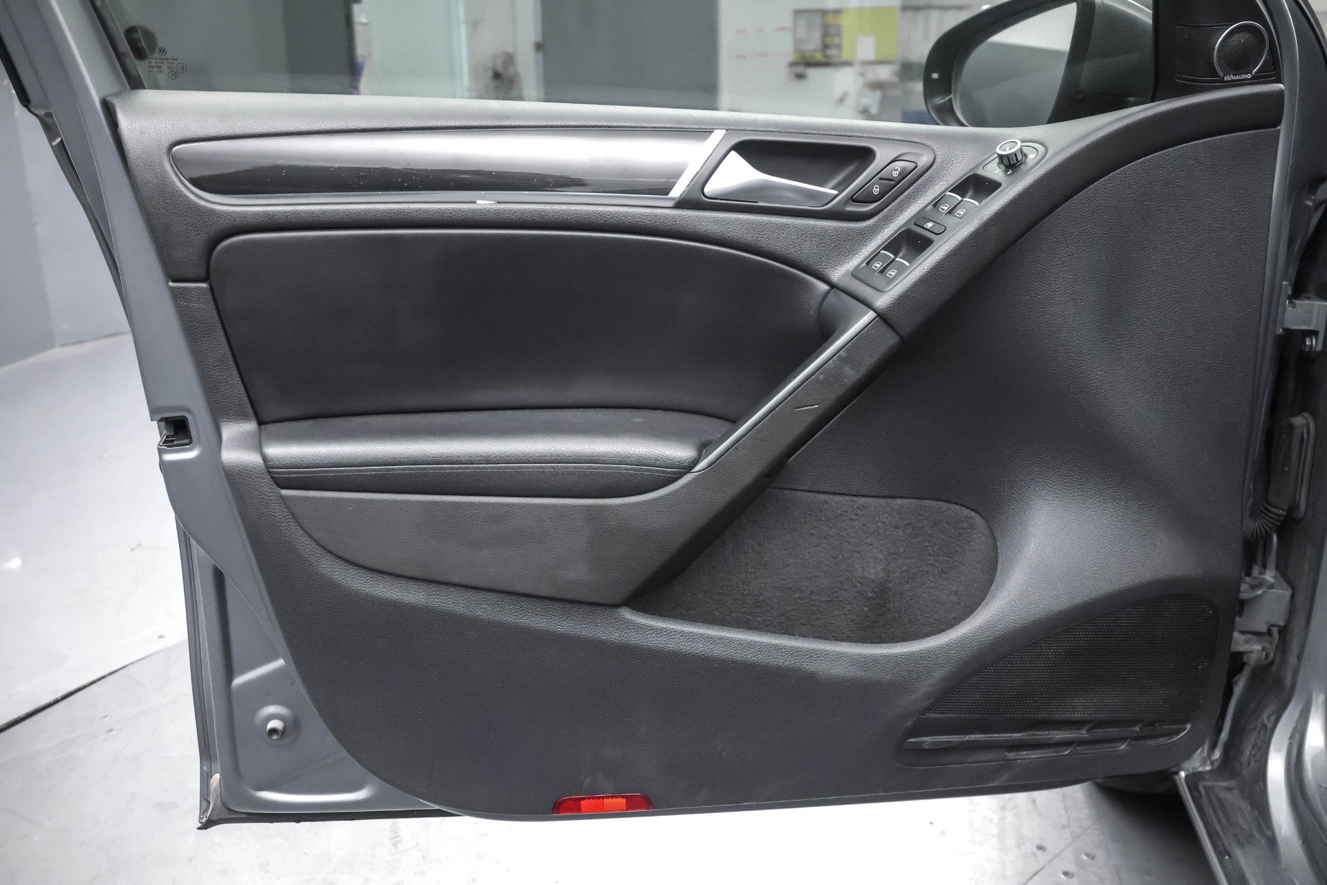 Used 2011 Volkswagen GTI Autobahn image 9