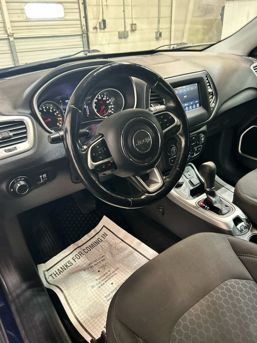 Used 2019 Jeep Compass Sport w/ Cold Weather Group AWD/4WD image 9