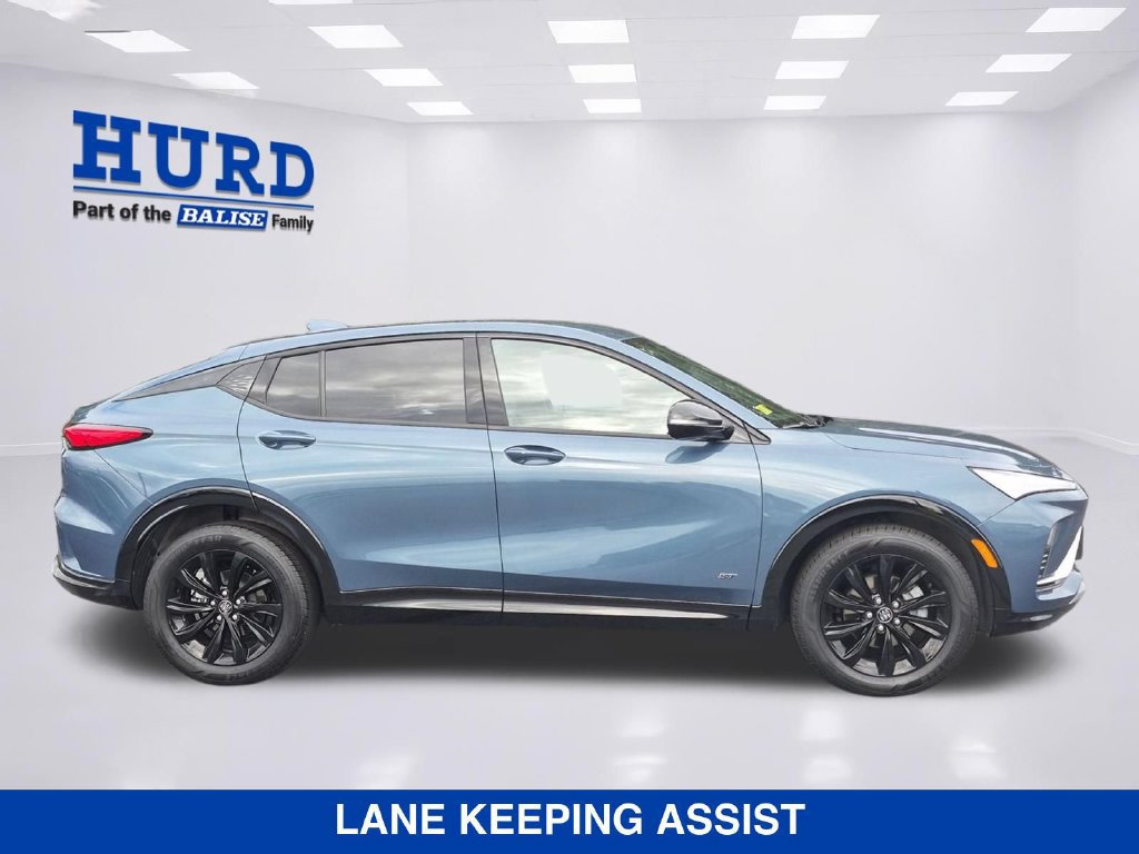 Used 2025 Buick Envista Sport Touring w/ Convenience I Package FWD image 2