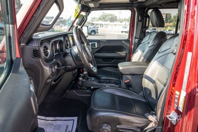 Used 2021 Jeep Wrangler Unlimited Sahara w/ Cold Weather Group AWD/4WD image 6