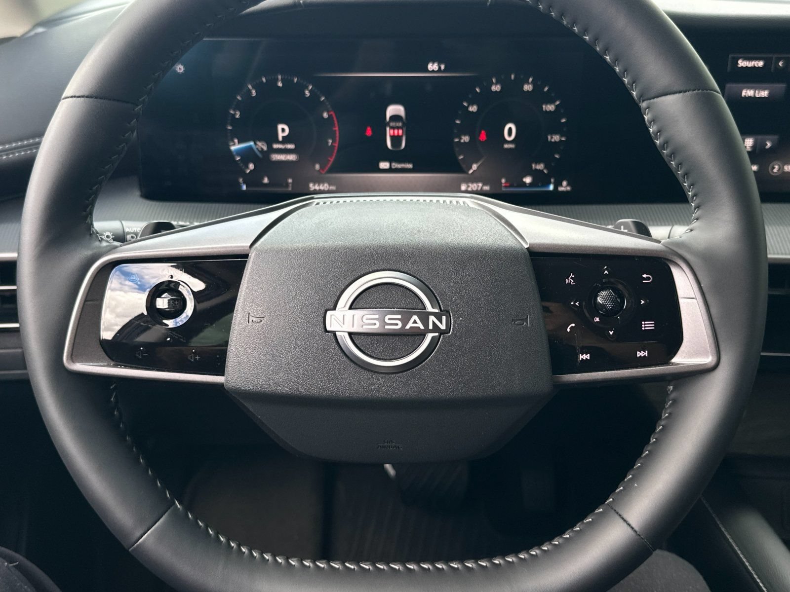Used 2025 Nissan Murano SV AWD/4WD image 22