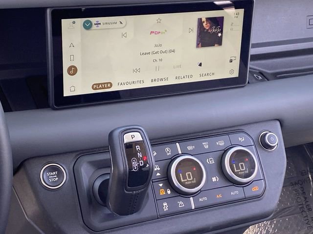 Used 2024 Land Rover Defender 110 X-Dynamic SE image 9