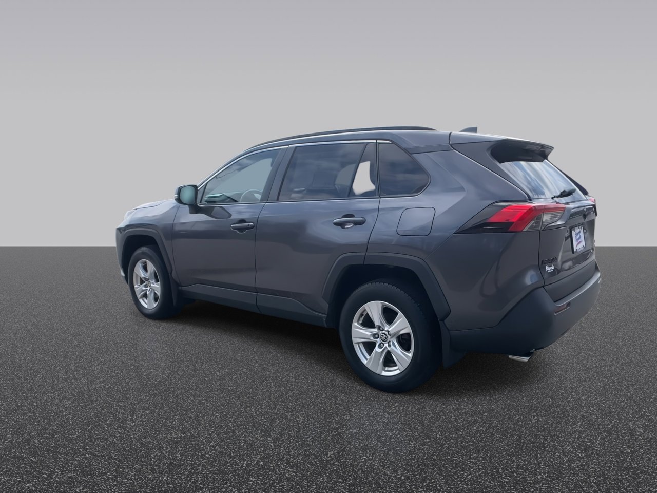 Used 2021 Toyota RAV4 XLE w/ Convenience Package image 7