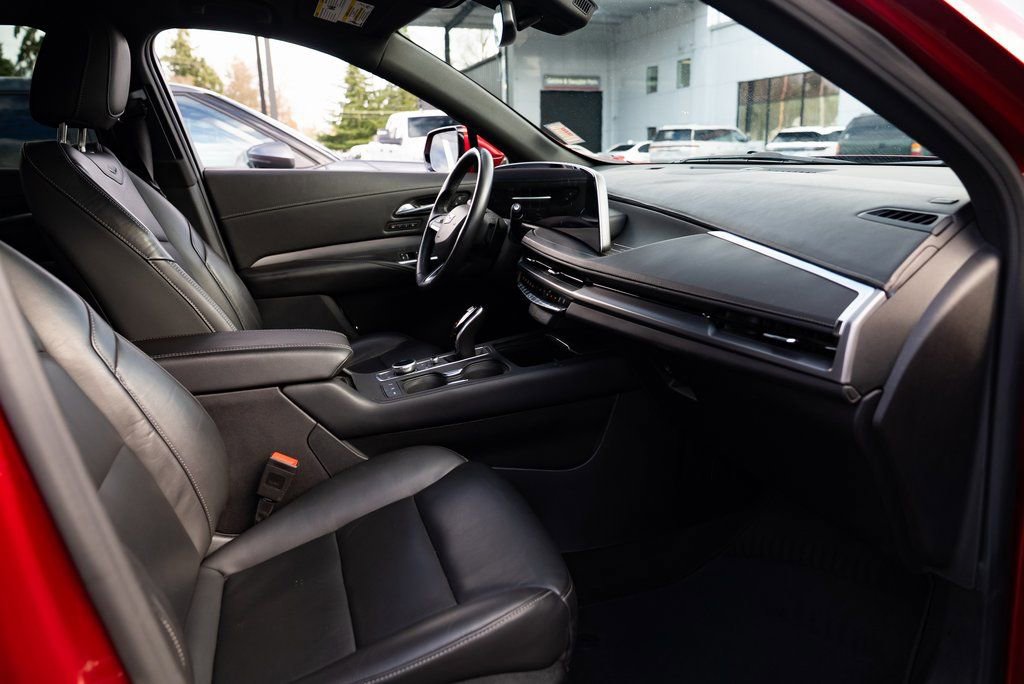 Used 2023 Cadillac XT4 Premium Luxury image 24