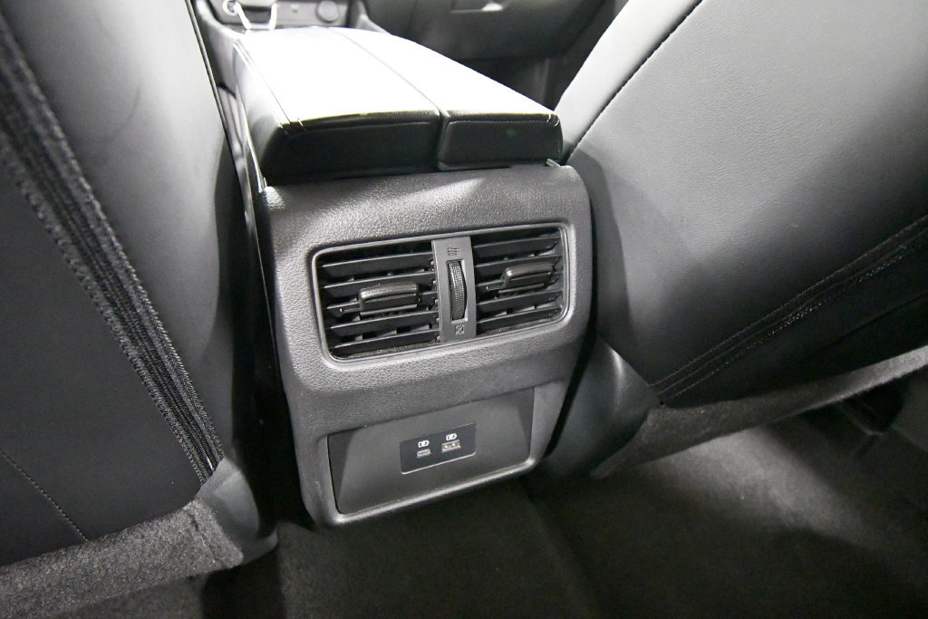 Used 2023 Nissan Rogue SV w/ SV Premium B Package AWD/4WD image 16